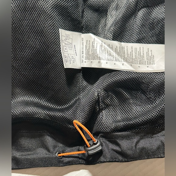 Portwest S555 Outcoach Waterproof PU Jacket with Stormflap and Packaway Hood Med - Picture 10 of 16